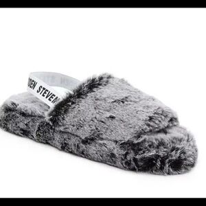 Steve Madden Slippers fluff fluffy Soft! Memory foam